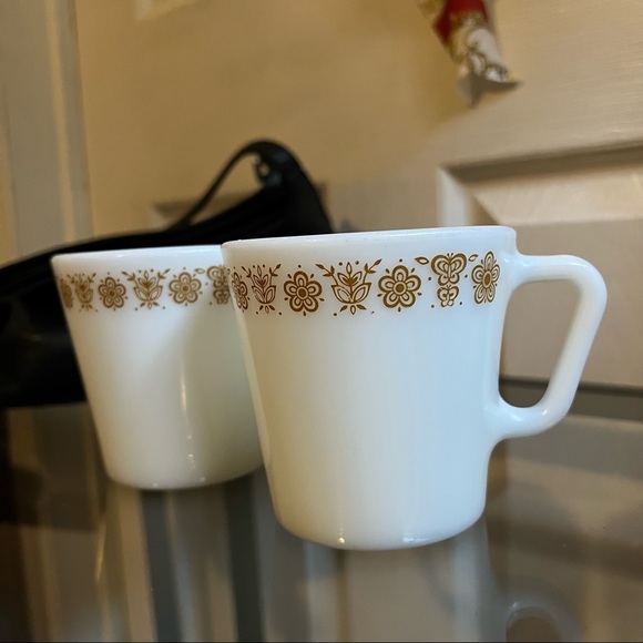 Pair of Pyrex Gold Butterfly Coffee Mugs 🦋☕️ - Picture 4 of 11